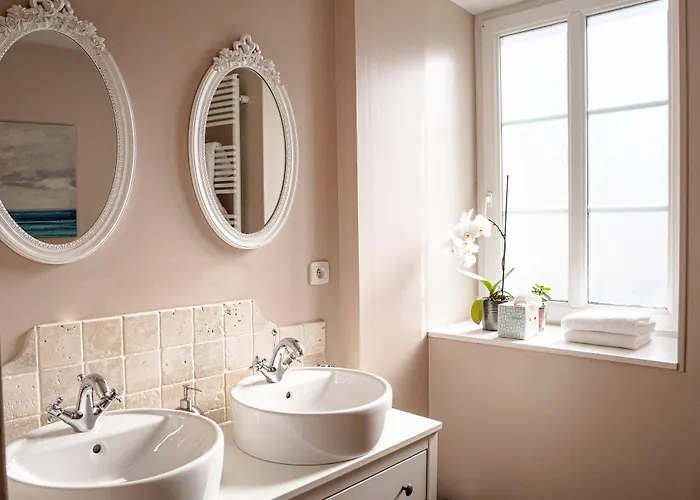 Clos Saint-martin בית הארחה קאין